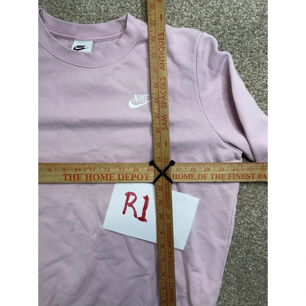 Nike Sweatshirt Women  Pink‎ Crew Neck Pullover Long Sleeve Size M